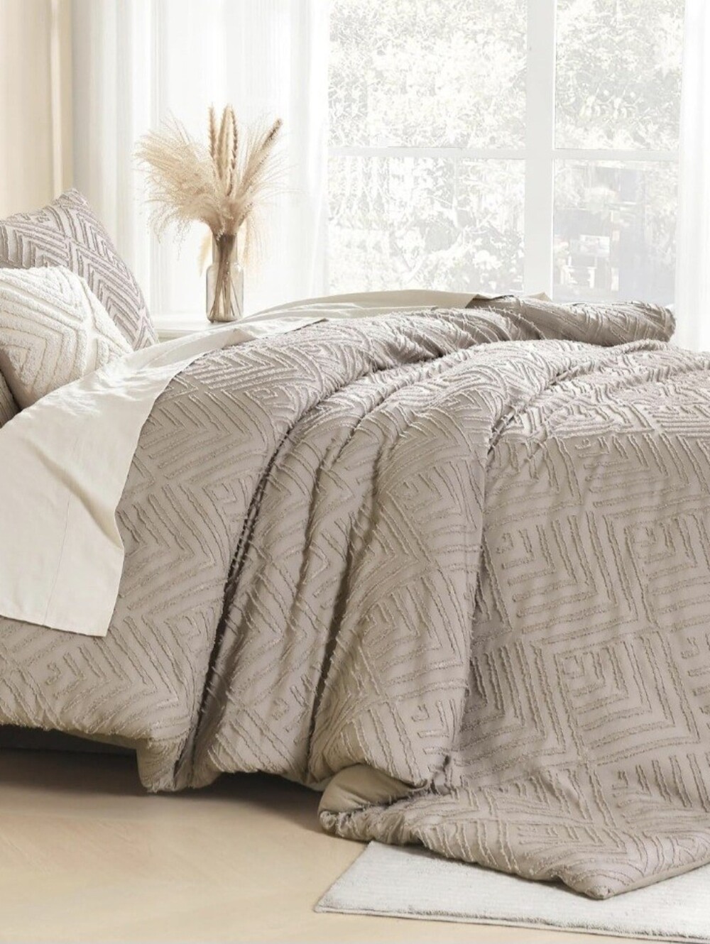 Litanika Oversized King Comforter Set, 3 Pcs Tufted Boho Bedding Light Coffee